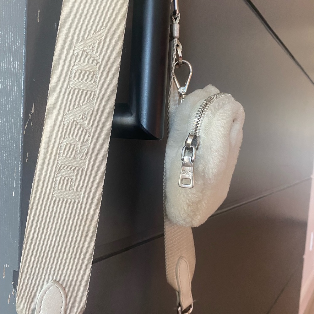 Prada Shearling shoulder bag - Picture 5 of 7